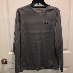 Men’s small Under Armour black and grey shirt